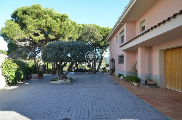 Casa con piscina en venta con vistas espectaculares en Alella — 6