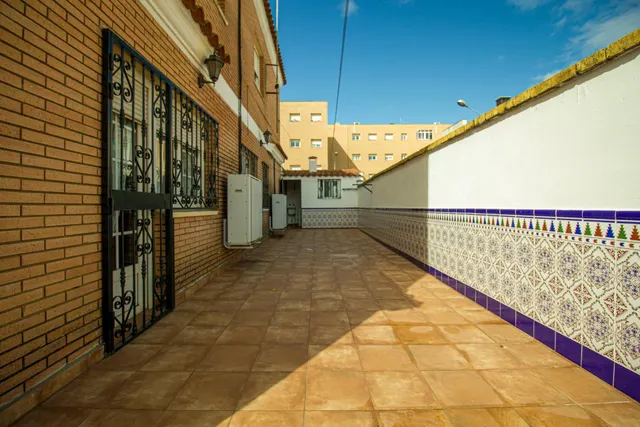 CHALET INDEPENDIENTE JUNTO AL VIEJO VIVERO EN BADAJOZ — 4