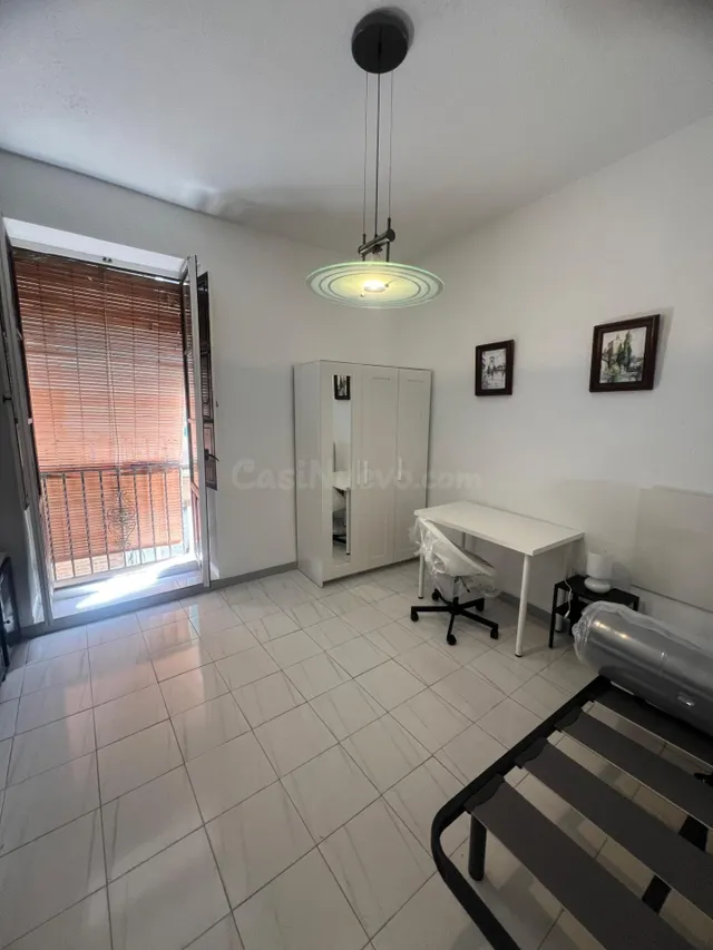 � ALQUILER DE PISO REFORMADO EN PLENO CENTRO – PUERTA REAL S - foto 4