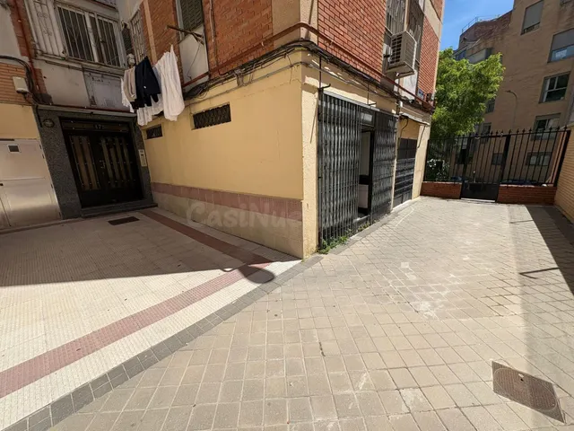 LOCAL COMERCIAL — 2