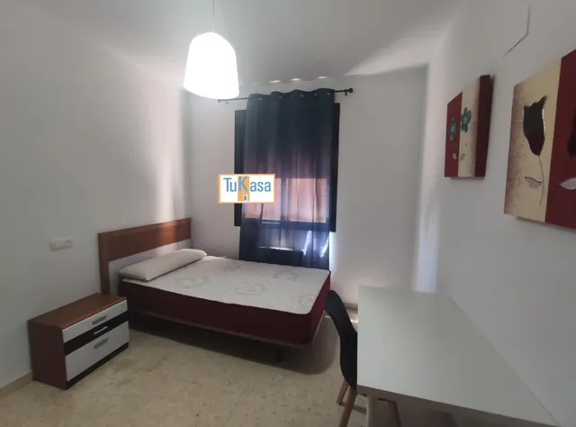 Piso Trabajadores temporales en zona Montesol, Cáceres — 24