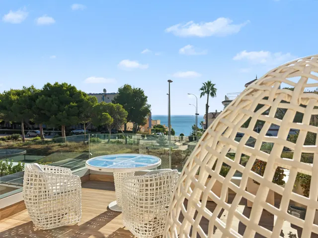 Villa de lujo con vistas al mar en Aguamarina, a 200 metros de la playa — 21