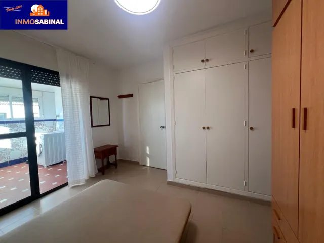 Impresionante Piso en Primera Línea de Playa en La Romanilla, Roquetas de Mar por €310.000 — 30