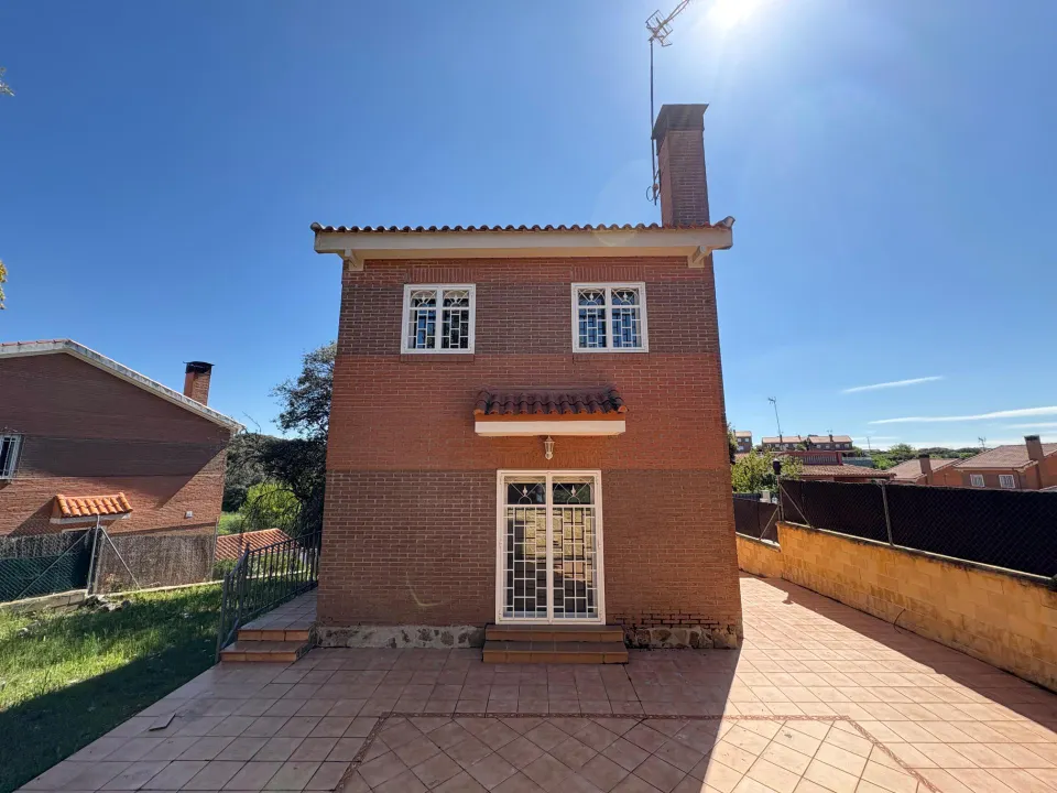 ¡¡¡¡¡¡  CHALET INDEPENDIENTE PARA ESTRENAR EN PIOZ !!!!!