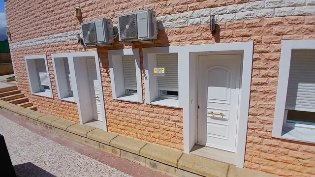 IMPRESIONANTE CHALET EN ALFAS DEL PI — 48