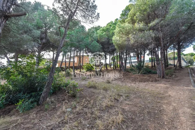 Terreno en venta con vistas al mar y a la montaña en Sant Pol de Mar — 2