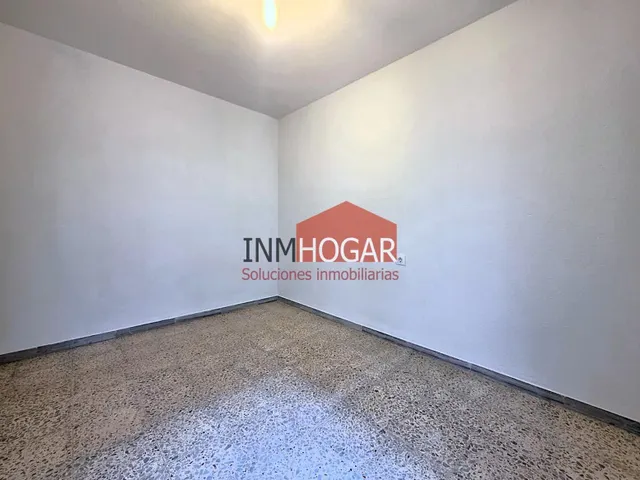 Amplia vivienda de 4 dormitorios con dos terrazas acristaladas en venta la zona sur de Ávila — 41