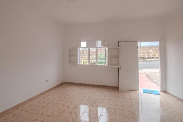 Casa terrera con garaje, jardín y vivienda superior independiente – Arucas, Gran Canaria — 10