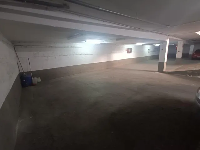 Garaje para coche pequeño + trastero de 9,30 m2 en San Basil - foto 4