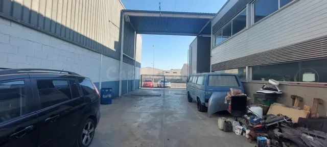 Nave industrial 1300m² en venta - La Florida — 2