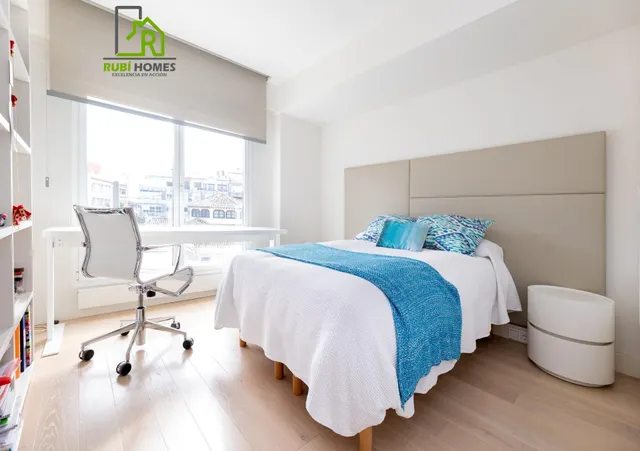 Exclusiva vivienda con vistas al Palacio de los Patos, junto Recogidas, 4 dormitorios 3 baños — 7