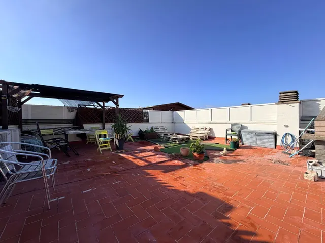 Atico con 4 habitaciones gran terraza solarium parking piscina — 15