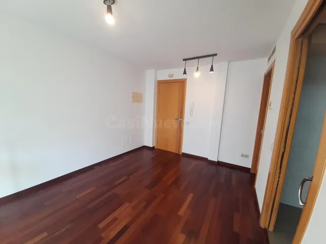 Piso de 2 hab. con terraza en ubicación inmejorable - foto 3