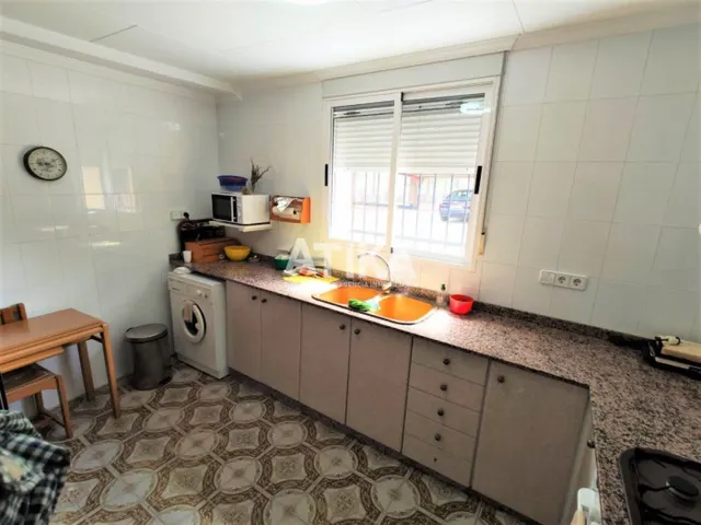 CASA DE CAMPO MUY CERCA DEL CASCO URBANO — 23