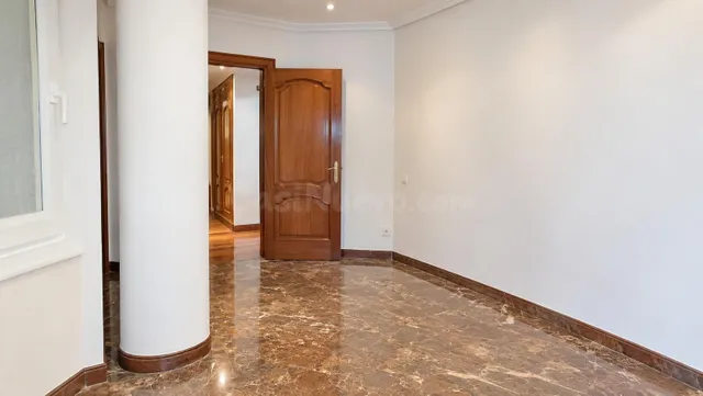Piso 5 habitaciones 224m² en venta - Centro - Areal - foto 3