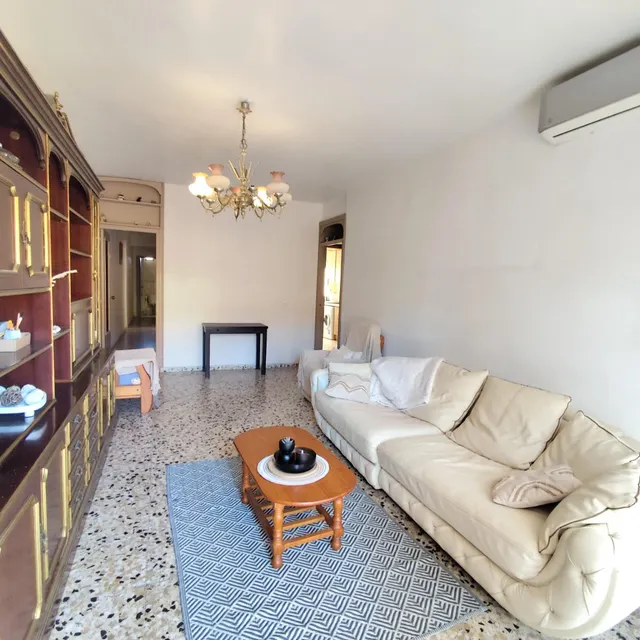 AMPLIO PISO DE 3 DORMITORIOS — 6