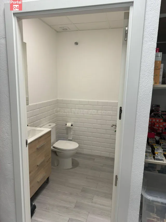 Oportunidad Única: Local Comercial en Golf Guadiana, Badajoz - foto 4