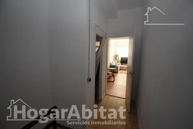 ¡UBICACIÓN EXCELENTE! CASA REFORMADA, ACOGEDORA Y LUMINOSA CON DOS TERRAZAS — 25