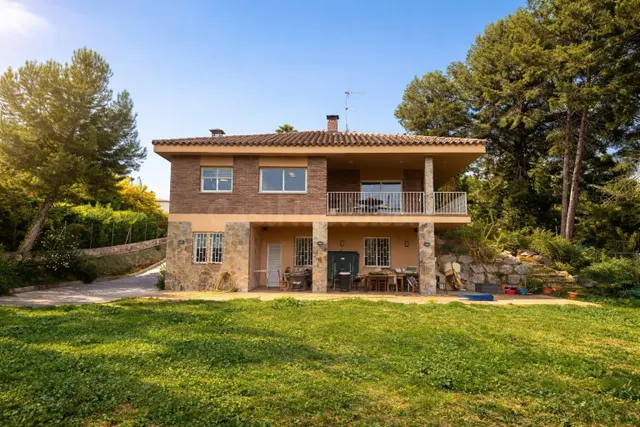 Espectacular casa a 4 vientos en Castellarnau con gran garaj