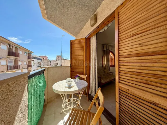 APARTAMENTO CON AMPLIA TERRAZA A SOLO 150 METROS DE LA PLAYA - foto 2