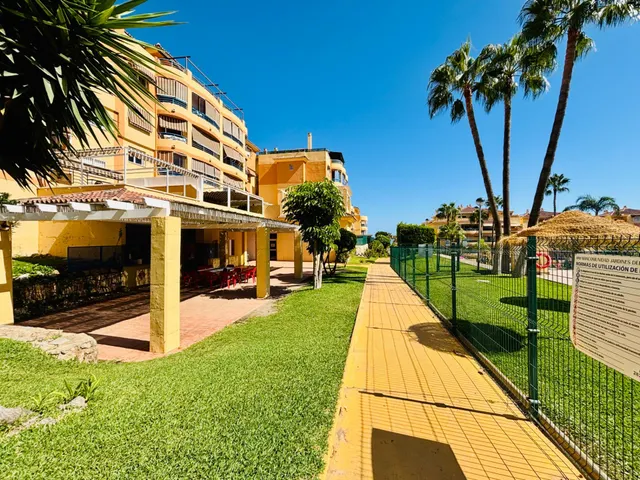 Estupendo piso 4 dormitorios planta baja con grandes terrazas en pinillo (Torremolinos) — 38