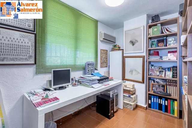 CASA PAREADA EN LA ZUBIA CON PISCINA, ZONA DE BARBACOA Y JARDÍN — 34