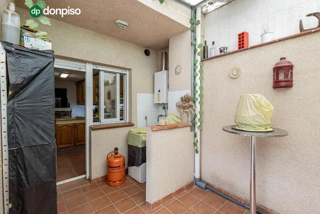 AMPLIA CASA DE 5 DORMITORIOS EN ALHENDÍN, GRANADA — 11