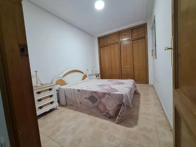 Apartamento acogedor en Torrevieja: 2 dormitorios y patio privado — 7