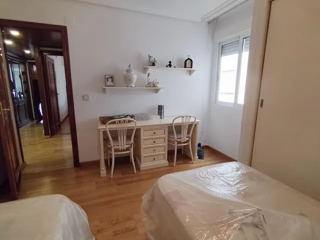 Soberbio piso en Avenida Ramón y Cajal — 18