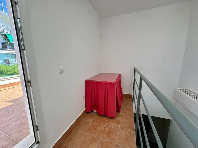 Ático dúplex reformado con amplia terraza en la zona de El Calvario, Torremolinos — 29