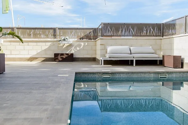 VILLA DE OBRA NUEVA EN PLAYA HONDA — 4
