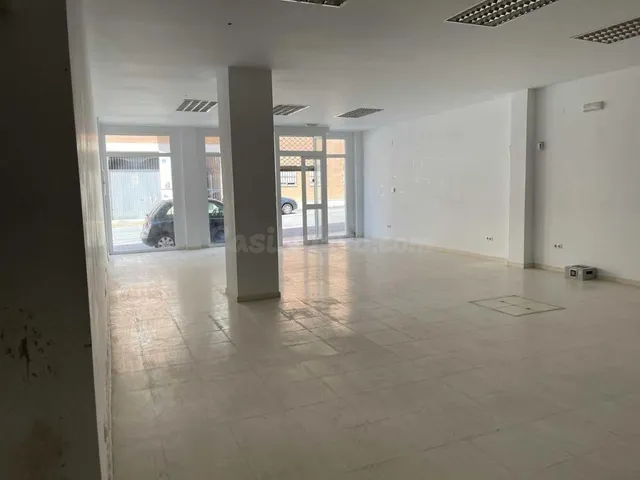Local comercial 802m² en venta - Andalucia — 4