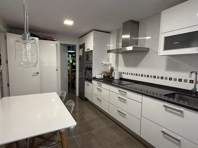 Magnífica casa familiar con piscina comunitaria en Los Valle - foto 3