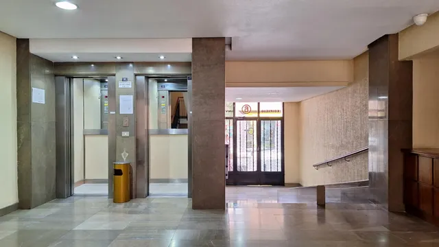 Piso SIN AMUEBLAR de 4 dormitorios, dos baños y plaza de garaje en la Calle Puerta Nueva — 29