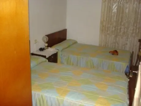 SE VENDE CASA EN PALANQUINOS, IDEAL PENSIÓN. — 8