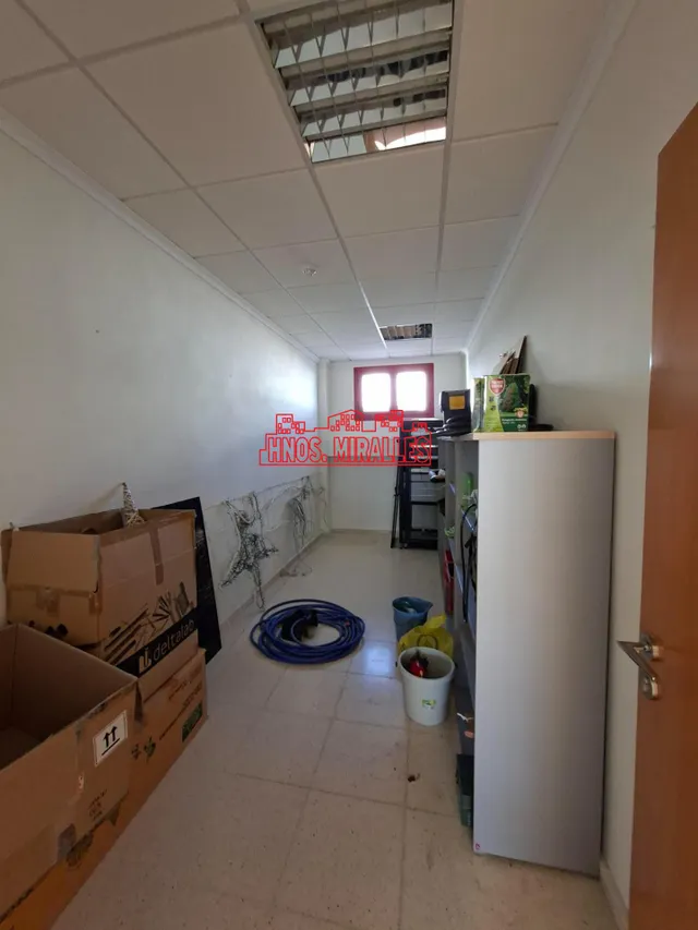 ¡¡ EN ALQUILER, GRAN OFICINA 653 m2 A 5 MINUTOS DEL AEROPUERTO Y CIUDAD DE LA LUZ !! — 12