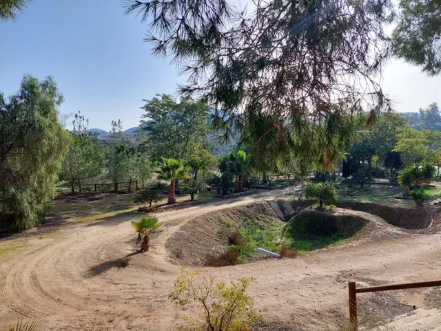 Casa con terreno en zona del Garruchal — 23