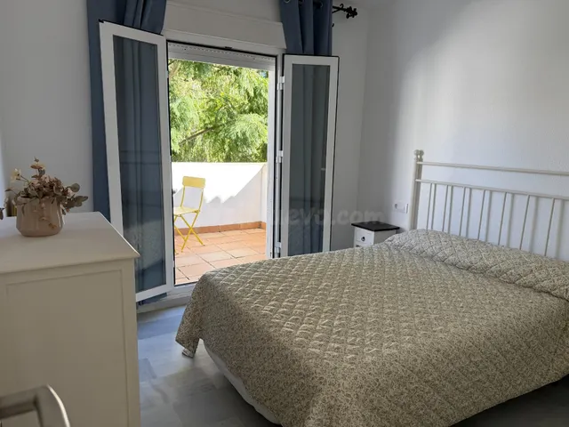 Apartamento de 2 dormitorios a 350 metros de la Playa La Bar - foto 5