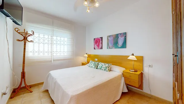 CHALET CON AMPLIA PARCELA JUNTO A LA PLAYA DE LAS HIGUERICAS – TORRE DE LA HORADADA — 18