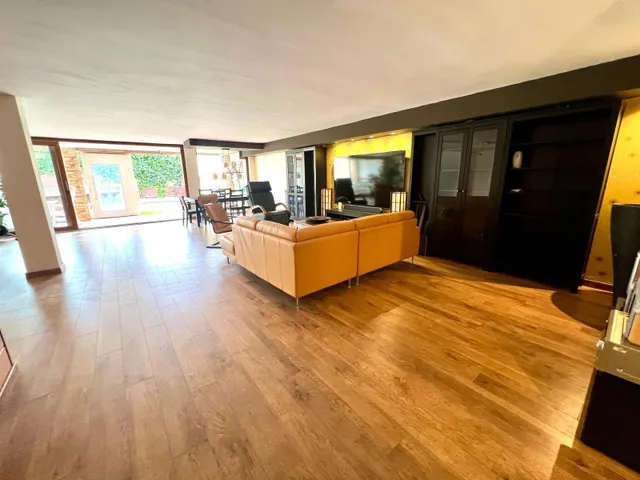 EXCLUSIVA CASA ADOSADA CON ASCENSOR Y PISCINA EN CIUDAD JARDIN — 6