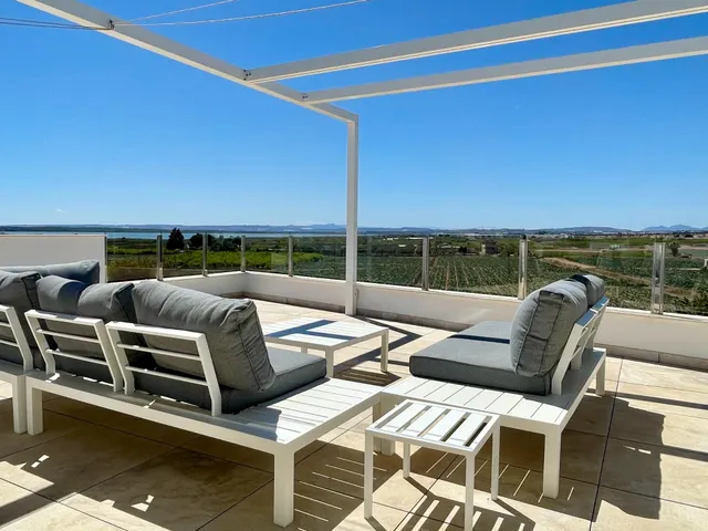 SE VENDE VILLA INDEPENDIENTE EN GUARDAMAR DEL SEGURA, 3 habitaciones Y 3 ASEOS — 48