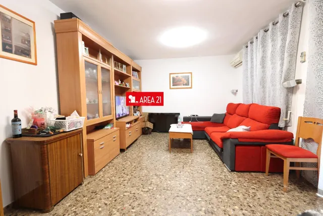 PISO A LA VENTA CON TRASTERO Y PARKING EN LA POBLA DE VALLBO - foto 5