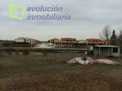 REVILLARRUZ, carretera de Sarracín: IMPRESIONANTE FINCA DE 7 - foto 4