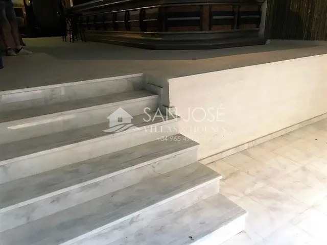 LOCAL COMERCIAL CERCA DE AVENIDA DE LA CONSTITUCION, VENTA — 5