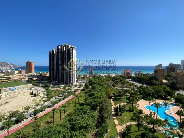 Piso de 4 dormitorios en el corazón de la Playa de Poniente, - foto 2