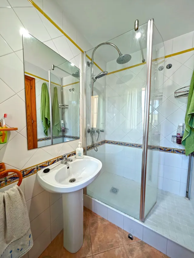 CHALET CON PISCINA EN SANCTI PETRI — 49