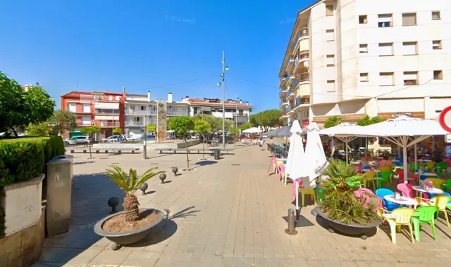 PISO CÉNTRICO EN PINEDA DE MAR CON EXCELENTE DISTRIBUCIÓN Y  - foto 5