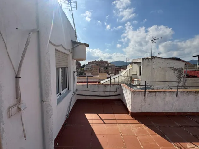 Casa con amplia cochera, terraza y patio. — 25