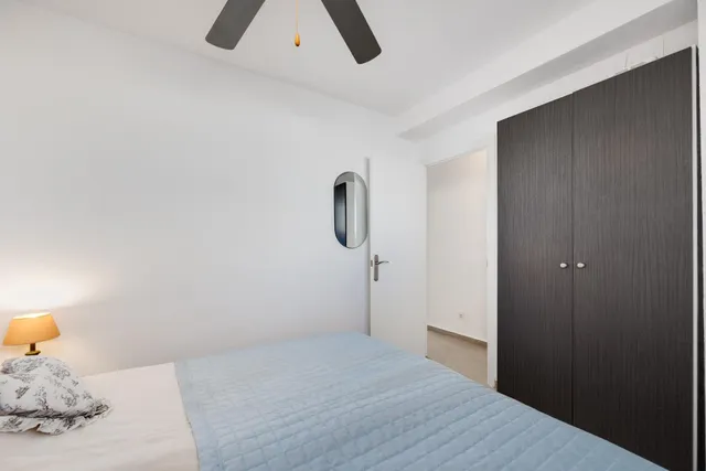 Vistas al mar! piso de 2 dormitorios en Torrevieja , totalmente reformado — 13