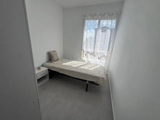 PISO EN VENTA DE 4 DORMITORIOS Y 2 BAÑOS — 5